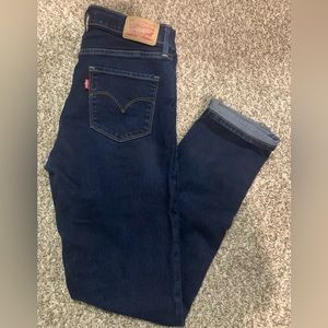 Women’s Levi Jeans